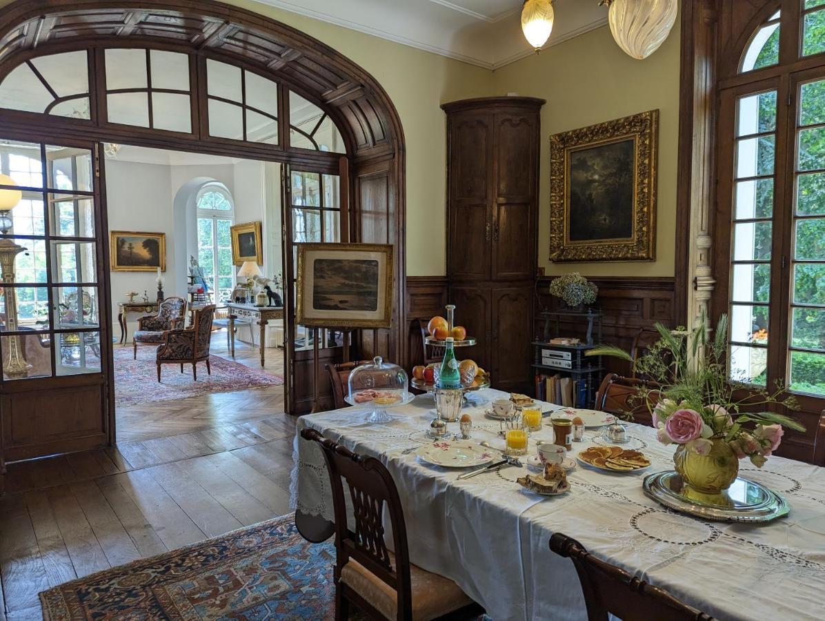 Chateau De Lavaud Montbron Екстериор снимка